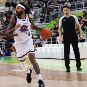 kaiyun sports-山东胜江苏2喜2忧！陈林坚地位提升，邱彪险引崩盘，谢智杰迷失！|山东队|乔-约翰逊|篮板|比赛|约翰逊_新浪体育_新浪新闻